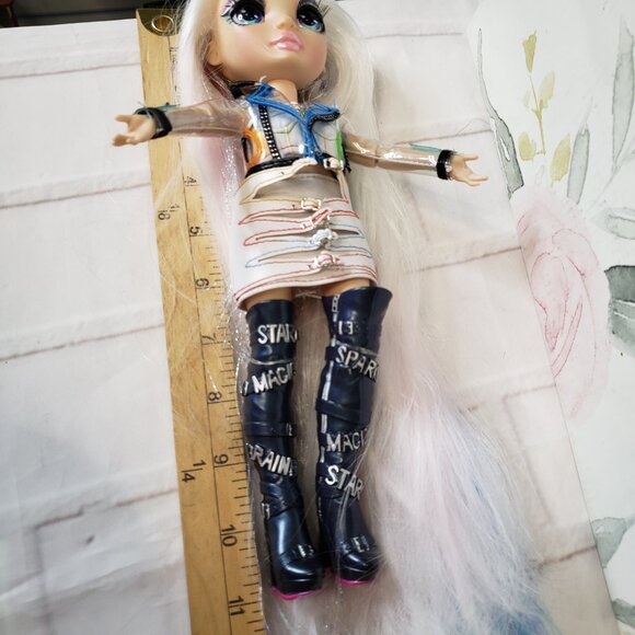 Rainbow High Amaya Raine Hair Studio Doll Articulated 11" Dressed with Shoes - Picture 7 of 7